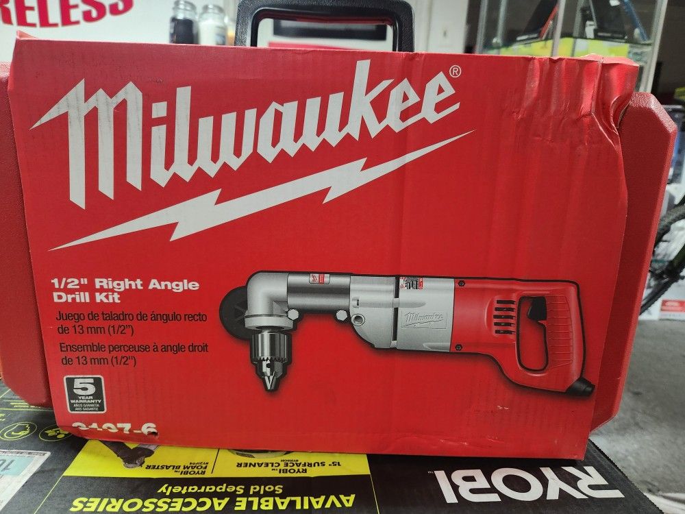 Milwaukee 7 Amp Corded 1/2" Right Angle Drill Kit