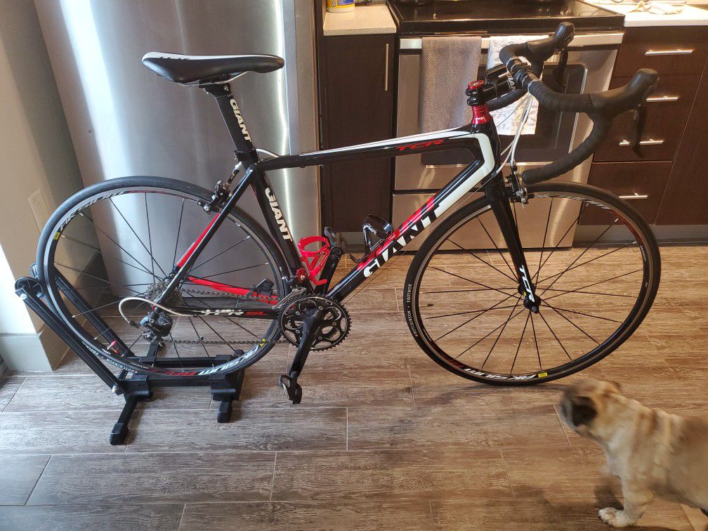 Giant TCR road bike, shimano components size M