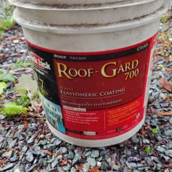 Roof-Gard 700 Elastomeric coating, White, 4.75 Gallons