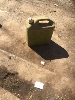 5 gallon water container.