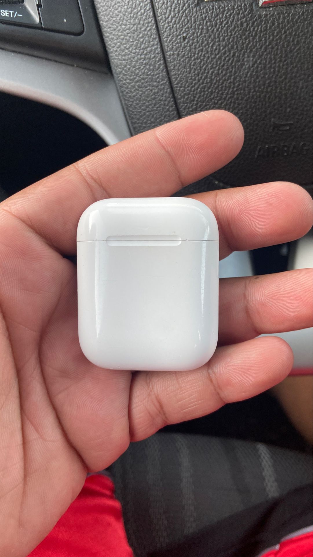 Airpods, charging case