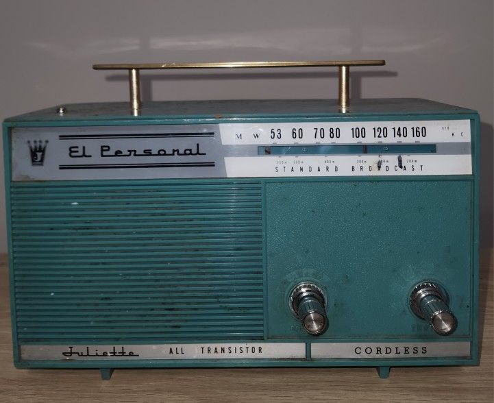 Juliette Model RT-6 "El Personal" Cordless Transistor Radio (1950s)
