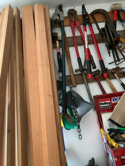 Oak.  Baseboard (moulding)