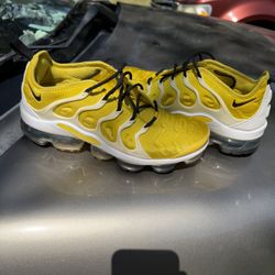 Nike VaporMax’s 8.5