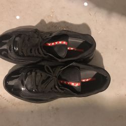 Pradas Men Size 9 Barley Worn