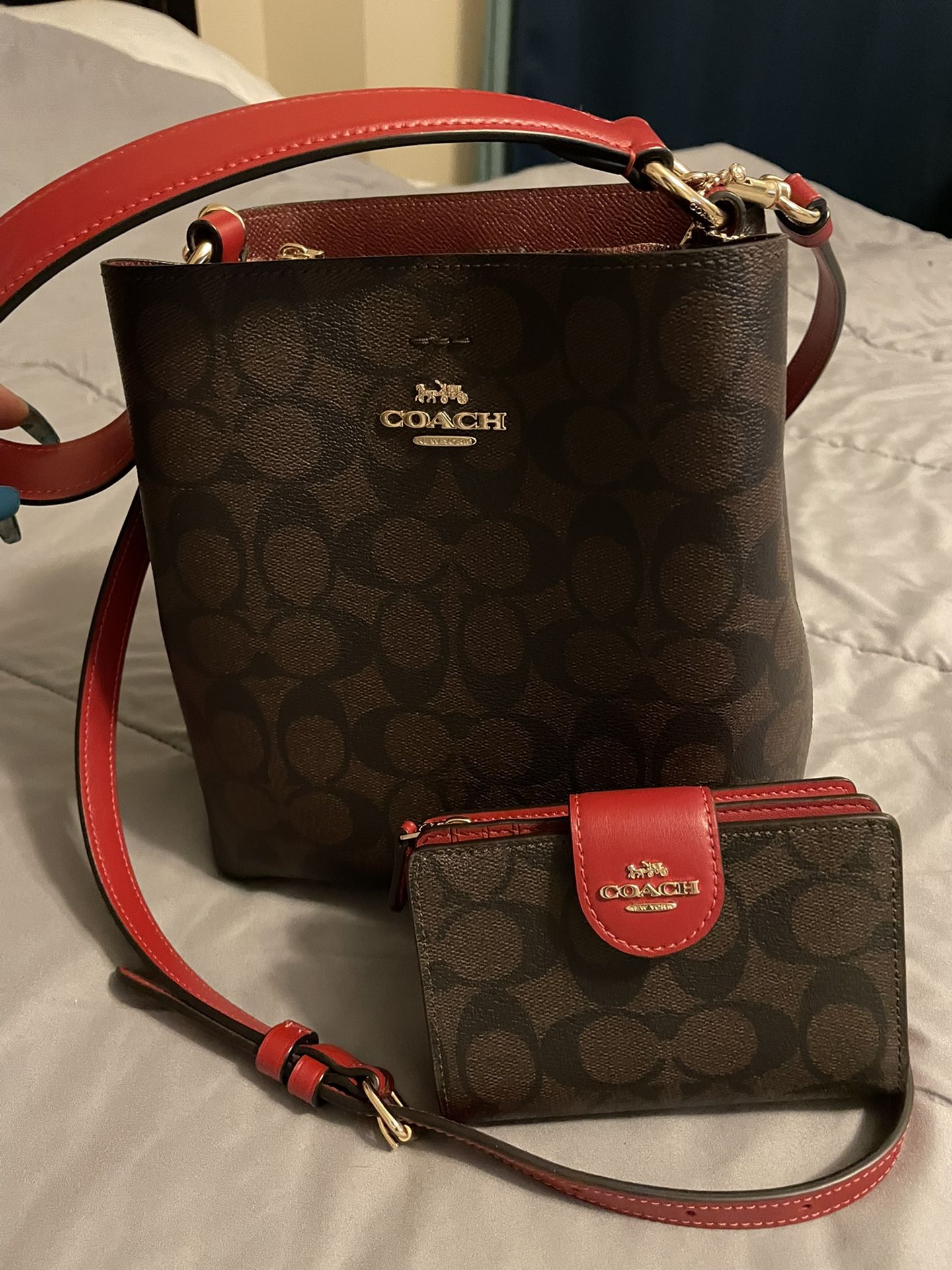 Coach crossbody purse with matching wallet