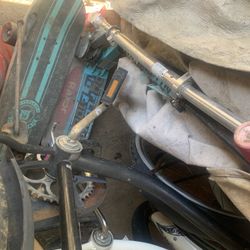 RAZOR SCOOTERS / SKATEBOARDS