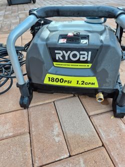 Ryobi 1800 psi Pressure Washer in Excellent Condition