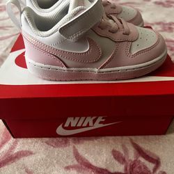Baby pink Nike shoes 8c