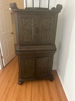 2 night stands ornate wood carved