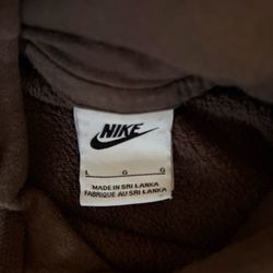 Brown Nike Large man sweater