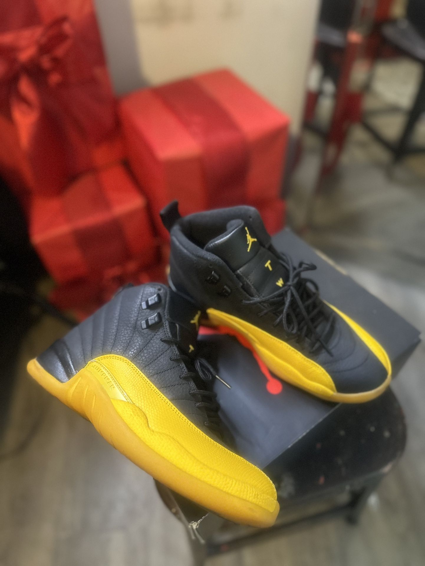 $120 Jordan 12 Sz 8