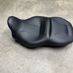 Brand New 2015 Road King Motorcycle Seat Extra Wide