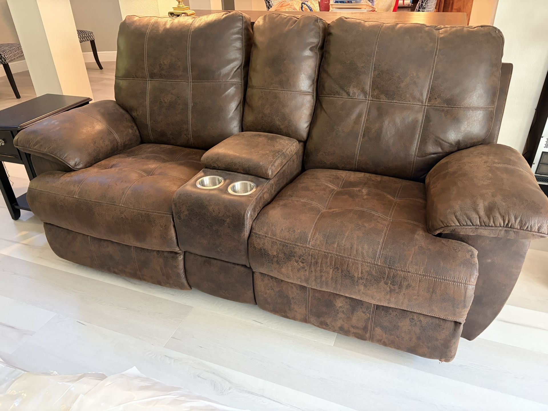 Reclining Loveseat With Console