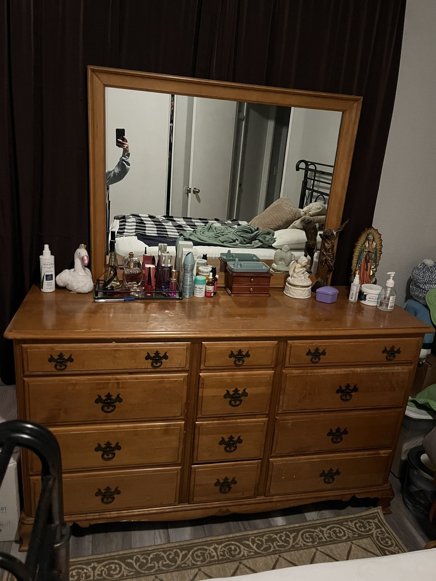 Dresser With Mirror