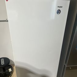 Upright Freezer Whirlpool 
