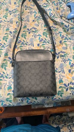 Men coach bag brand new wore it once