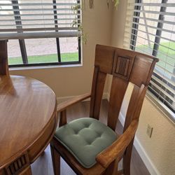 Dinning Table With Chairs 