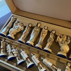 Anri Romans and Teutons Chess Set Antique