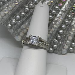 Perfect Princess Cut Engagement Ring Sz7.5 $15