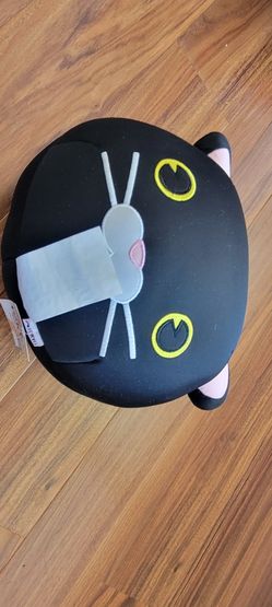 Black Cushion Bead Cat