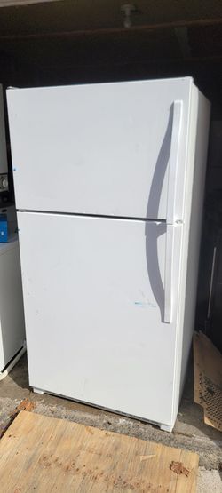 White Top-Freezer Refrigerator