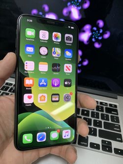 iPhone XS MAX 256GB UNLOCKED w/case and tempered glass