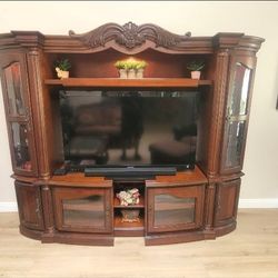 KENSIGNTON TV WALL UNIT WITH 55 INCH SONY BRAVIA BIG SCREEN