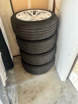 18’ inch White Versus NEW Rims