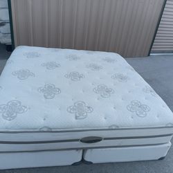 King Beautyrest Mattress And Box Spring 