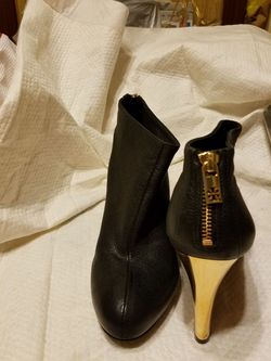 Tory burch 9.5