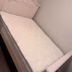 Full size bed