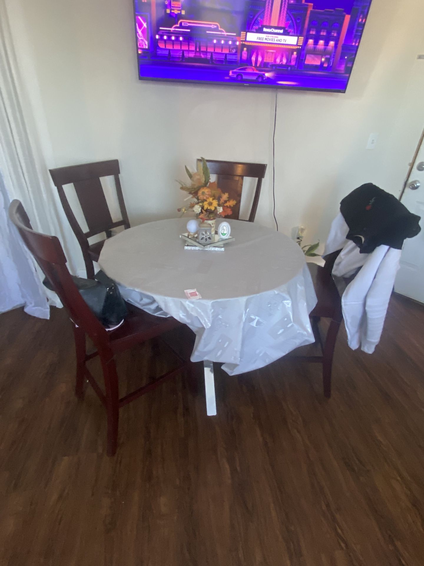 Sofa And Table Set