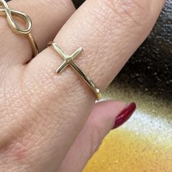 14k Cross Ring 