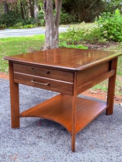 1966 Mid-Century Modern Lane Walnut End Table