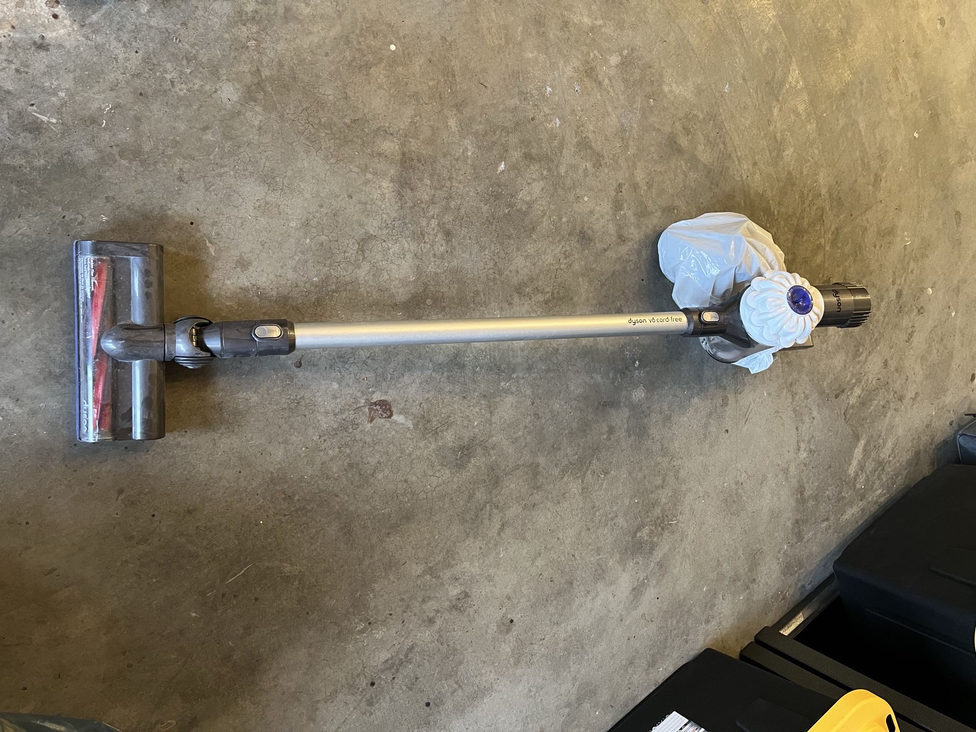 Dyson V9 Hands Free Vacuum