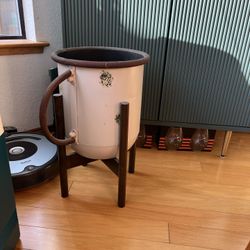 Coffee Mug Metal Plant Stand 
