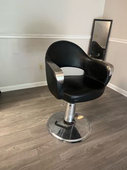 Salon chair