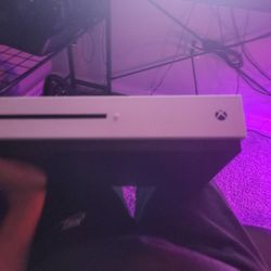 Perfect Condintion Xbox One S