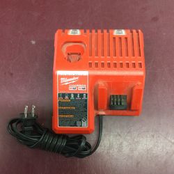 MILWAUKEE M18/ M12 CORDLESS TOOL BATTERY CHARGER FUEL AND RED LITHIUM