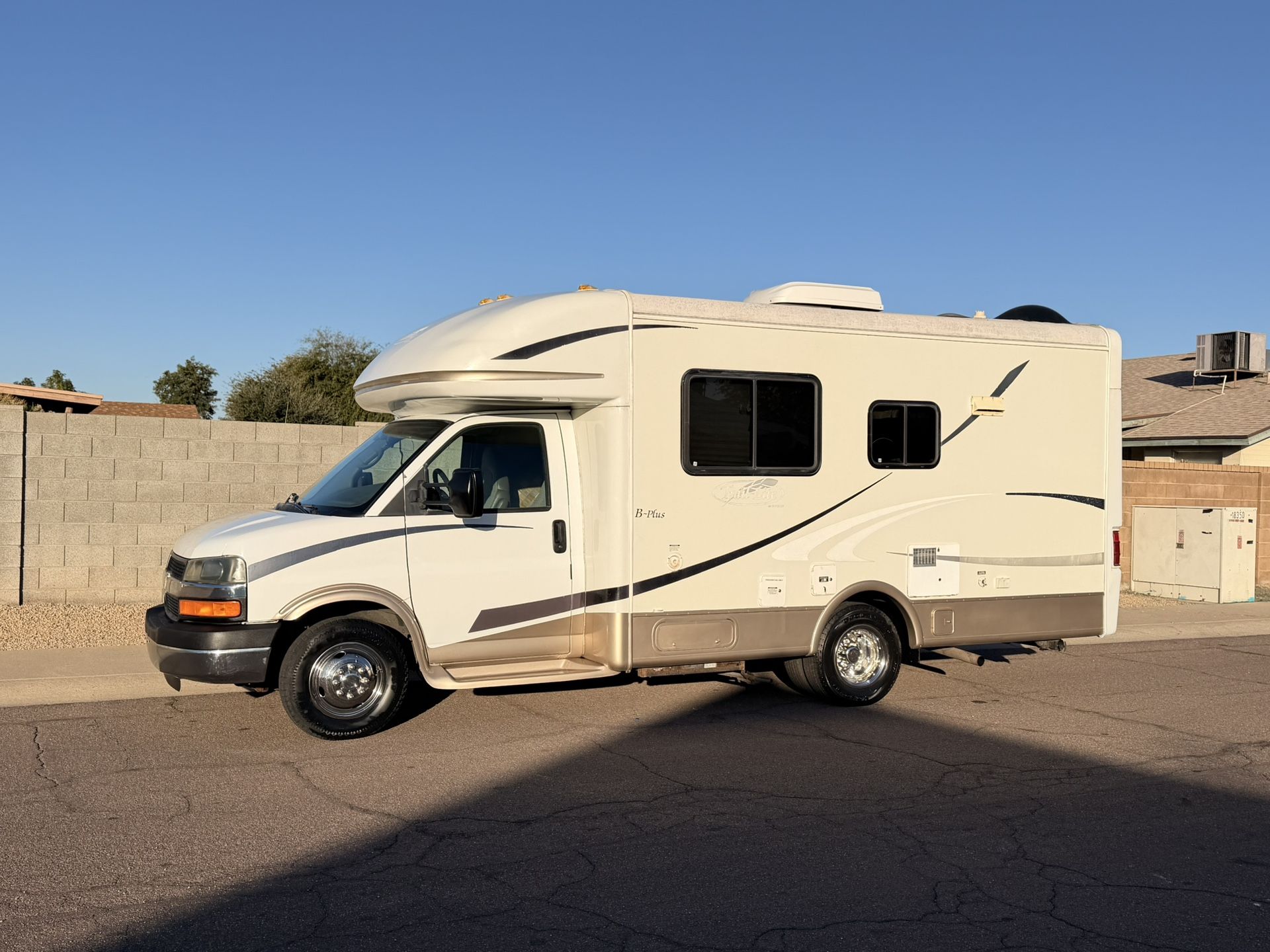 2005 R Vision Trail Lite B Plus Motorhome 19ft for Sale in Phoenix, AZ ...