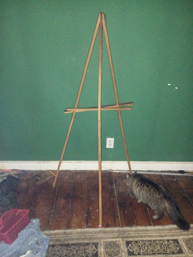 5 And 1/2 Ft Painting Easel