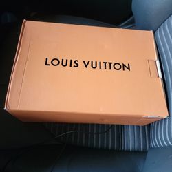 LV ARCH LIGHT SNEAKER