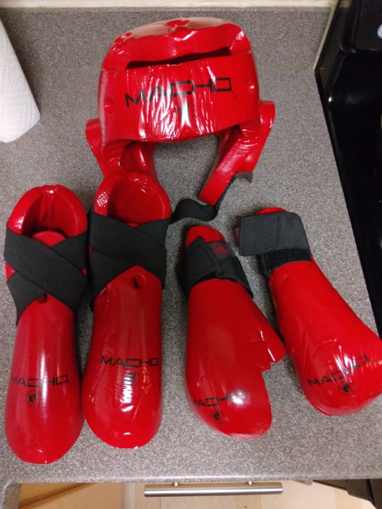 MACHO MARTIAL ARTS SPARING GEAR