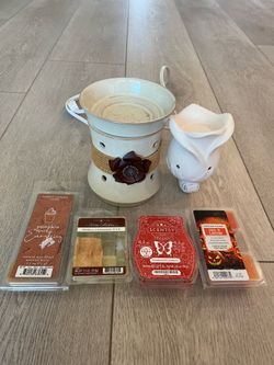Lot of 2 Scentsy Wax Warmers - 1 Full Size, 1 Mini Plug-In plus Wax Melts Bundle