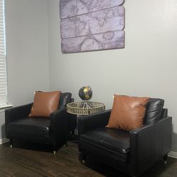 Black leather chairs + table +throw pillows..5 piece set.. H:23 D34 W31