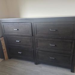Bedroom Furniture Set (QUEEN)