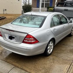 2002. MERCEDES BENZ C240 SEDAN CAR