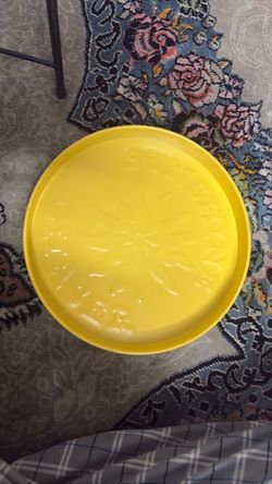 3 of yellow color and 3 of white color Yellow Round Plastic Serving Tray