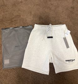 Essential shorts (NEW)